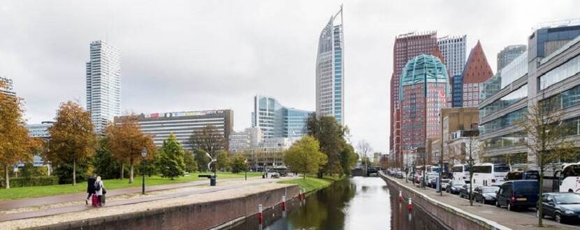 Bureau ABD en skyline Den Haag