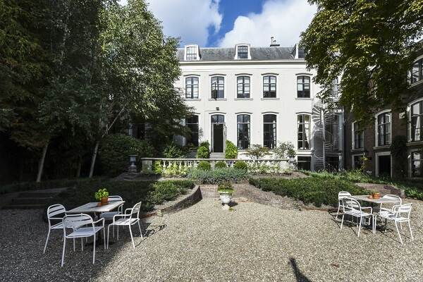 Het Spaansche hof