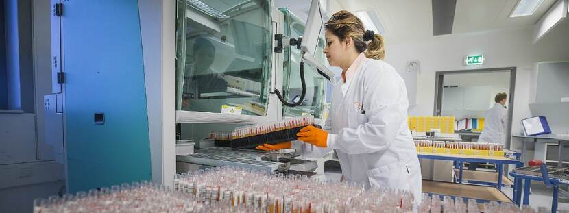 Laborante in medisch laboratorium